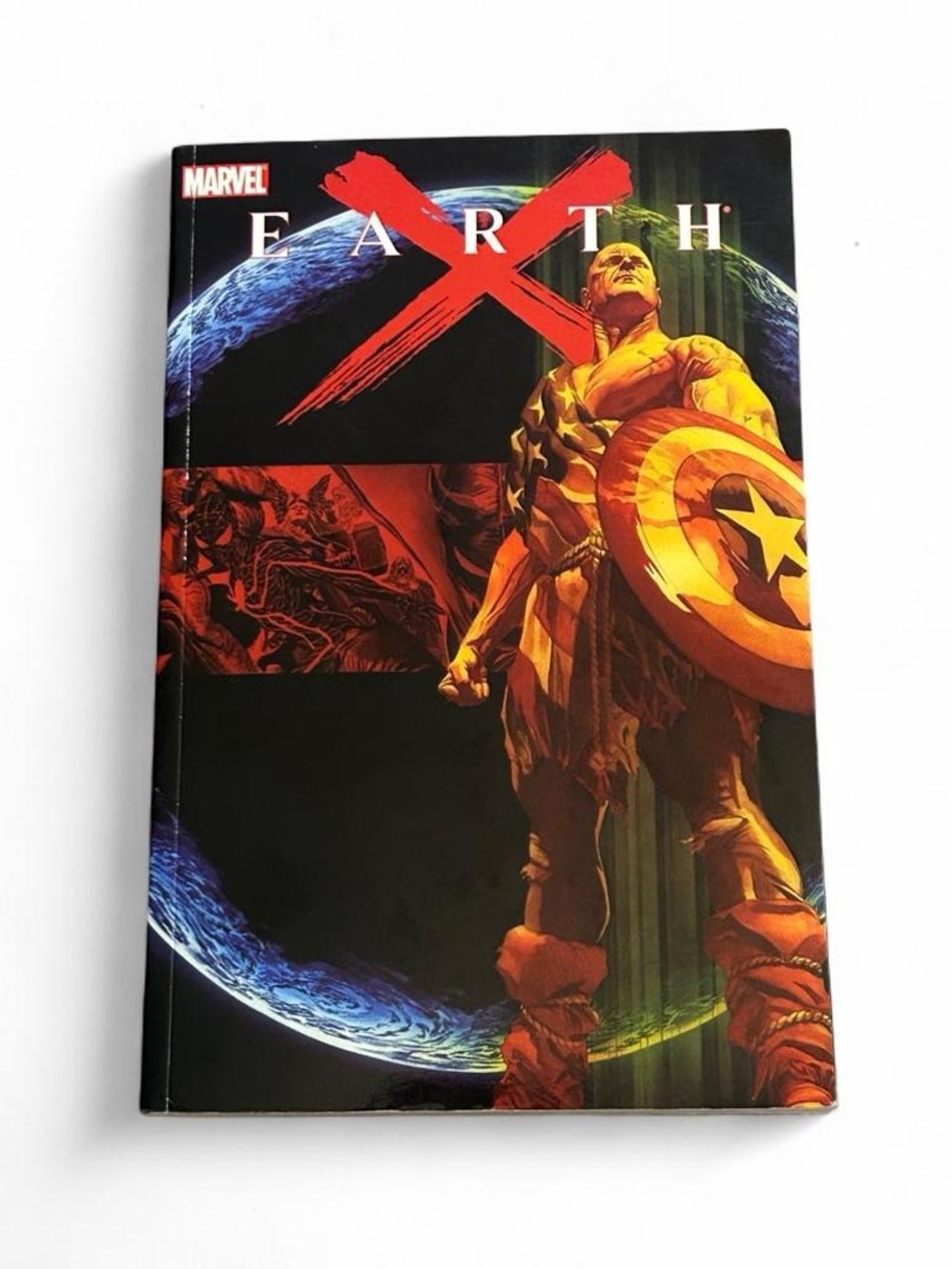 Earth X Trade Paperback Graphic Novel Marvel Comics Alex Ross Cover